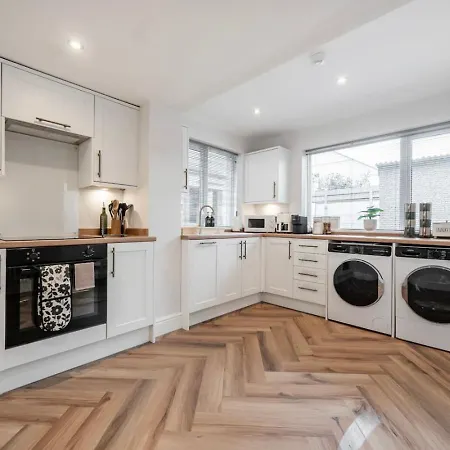 Feriehus Spacious Coastal 3 Bedroom In Allonby, Sleeps 6, Parking, Ev Plug