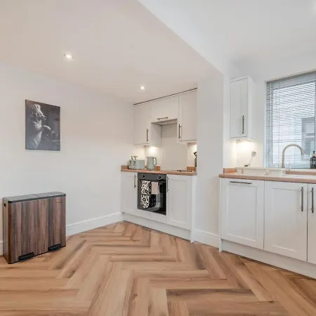 Spacious Coastal 3 Bedroom In Allonby, Sleeps 6, Parking, Ev Plug Allonby