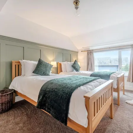 Spacious Coastal 3 Bedroom In Allonby, Sleeps 6, Parking, Ev Plug Hébergement de vacances *