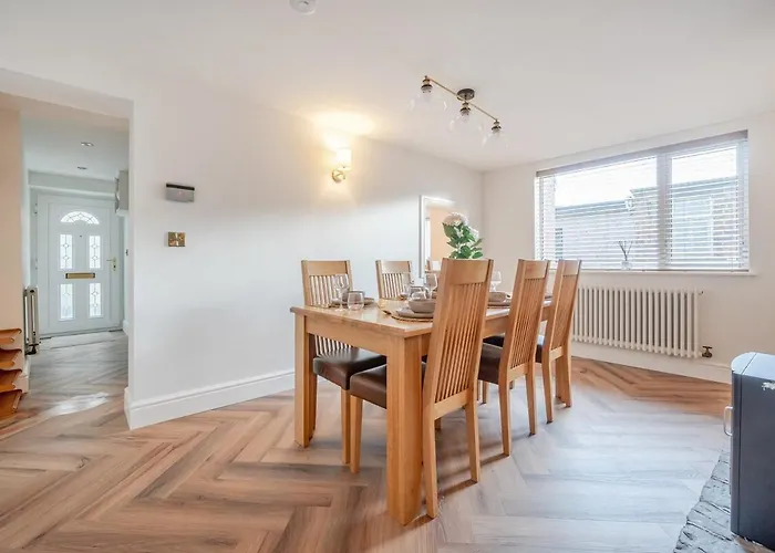 Vakantiehuis Spacious Coastal 3 Bedroom In Allonby, Sleeps 6, Parking, Ev Plug Allonby